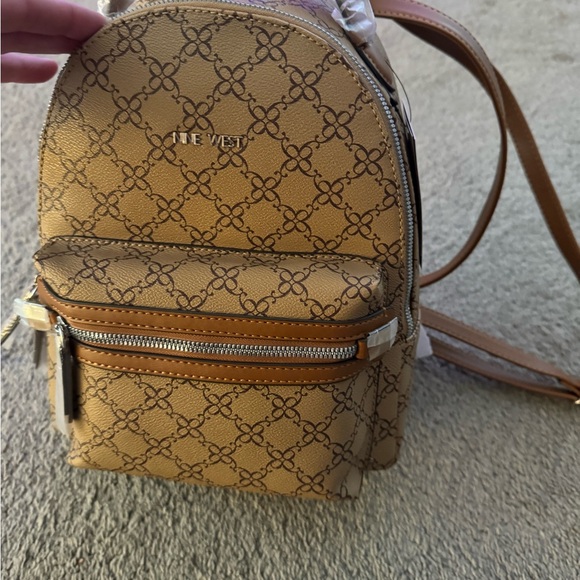Nine West Backpack Vander NWT - Picture 4 of 6